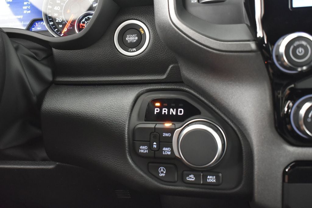 2026 RAM 1500 RAM 1500 WARLOCK CREW CAB 4X4 5'7' BOX