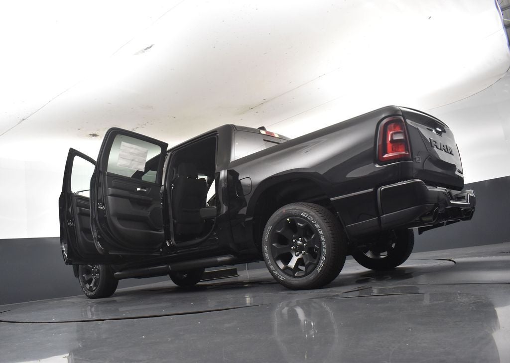 2026 RAM 1500 RAM 1500 EXPRESS CREW CAB 4X4 5'7' BOX