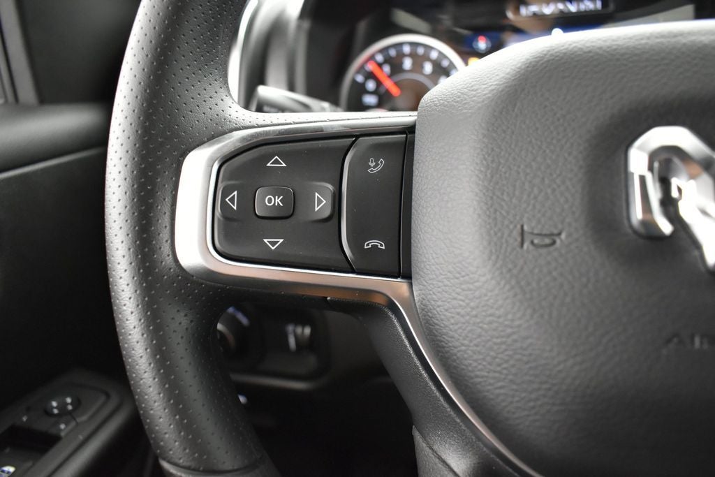 2026 RAM 1500 RAM 1500 EXPRESS CREW CAB 4X4 5'7' BOX