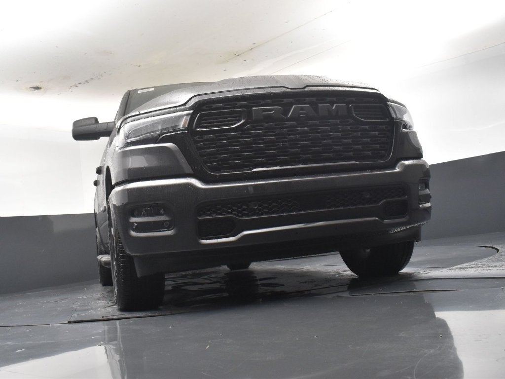 2026 RAM 1500 RAM 1500 EXPRESS CREW CAB 4X4 5'7' BOX