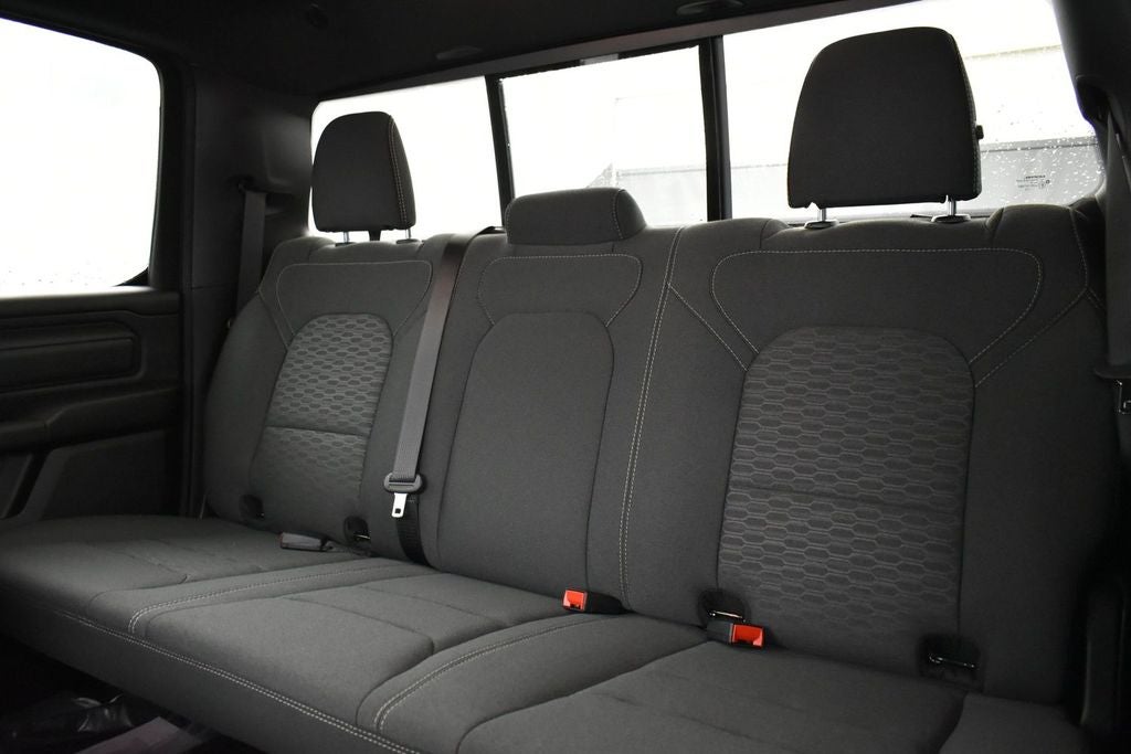 2026 RAM 1500 RAM 1500 EXPRESS CREW CAB 4X4 5'7' BOX
