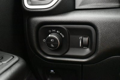 2026 RAM 1500 RAM 1500 EXPRESS CREW CAB 4X4 5'7' BOX