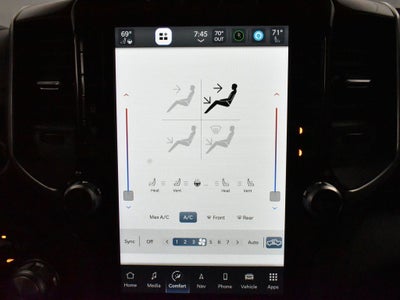 2022 RAM 1500 Laramie Crew Cab 4x4 5'7' Box