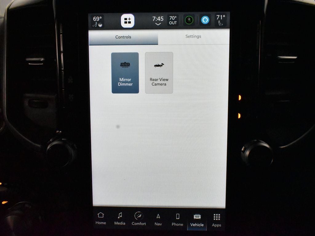 2022 RAM 1500 Laramie Crew Cab 4x4 5'7' Box