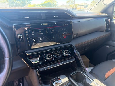 2023 GMC Sierra 1500 4WD Crew Cab Short Box AT4