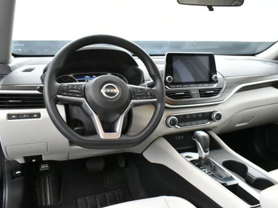 2025 Nissan Altima SV FWD