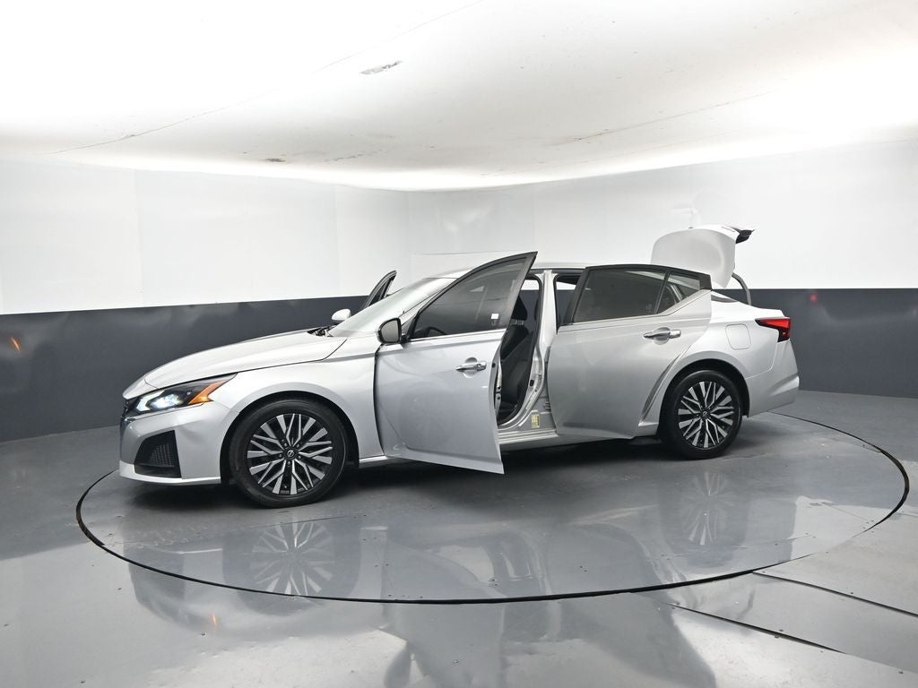2023 Nissan Altima SV FWD