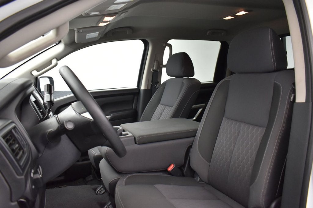 2022 Nissan TITAN Crew Cab SV 4x4