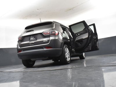 2022 Jeep Compass Latitude FWD