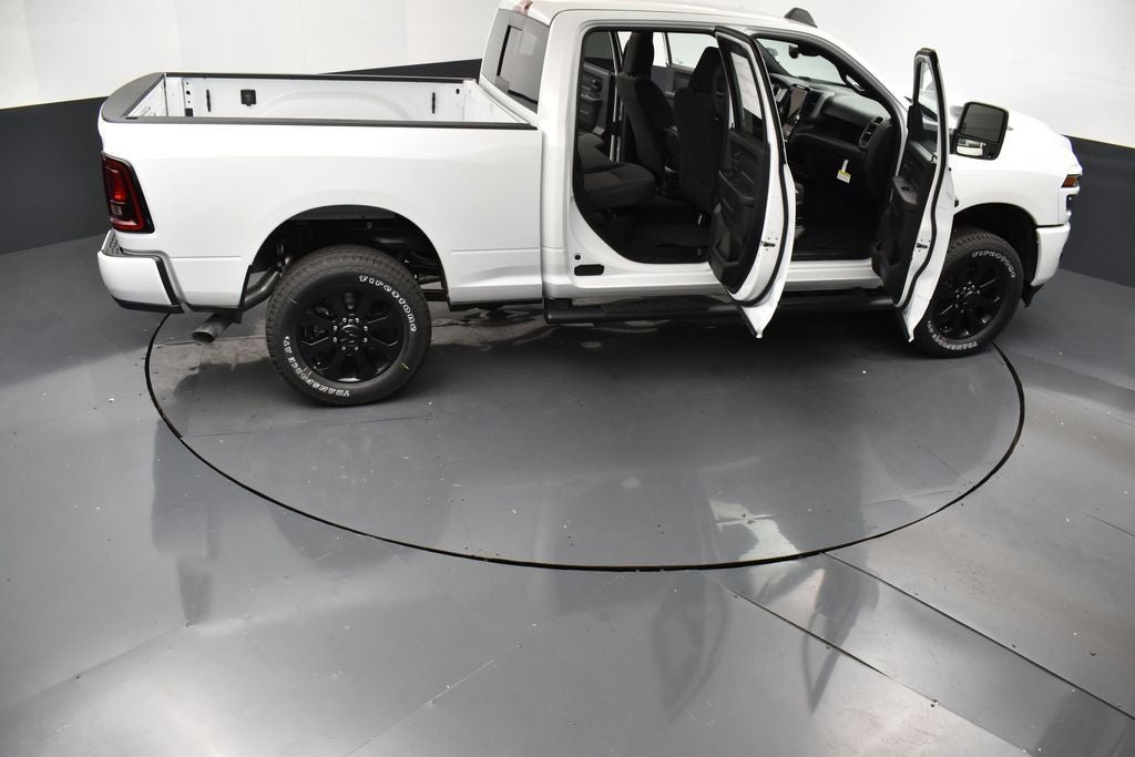 2026 RAM Ram 2500 RAM 2500 BLACK EXPRESS CREW CAB 4X4 6'4' BOX