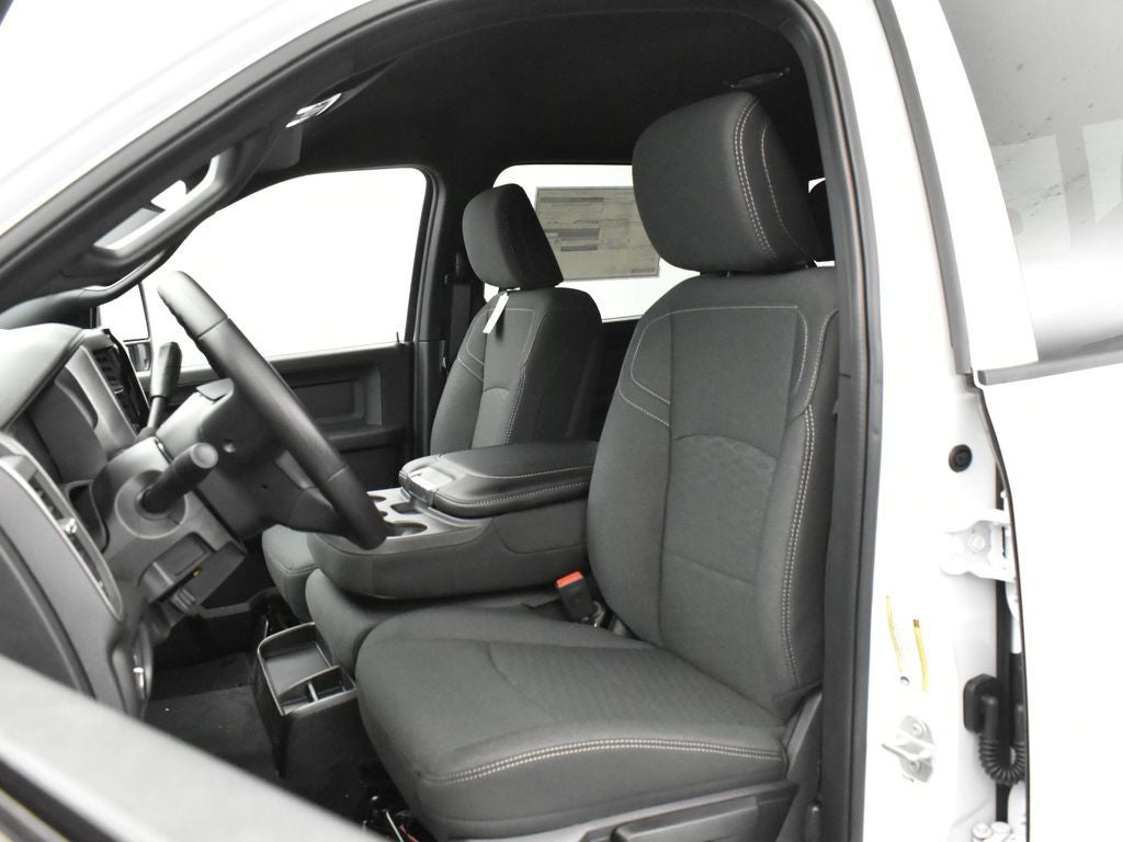 2026 RAM Ram 2500 RAM 2500 BLACK EXPRESS CREW CAB 4X4 6'4' BOX