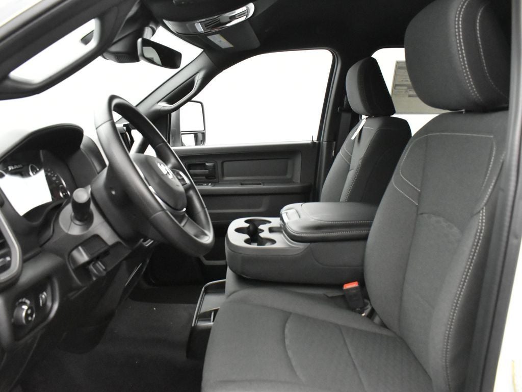 2026 RAM Ram 2500 RAM 2500 BLACK EXPRESS CREW CAB 4X4 6'4' BOX