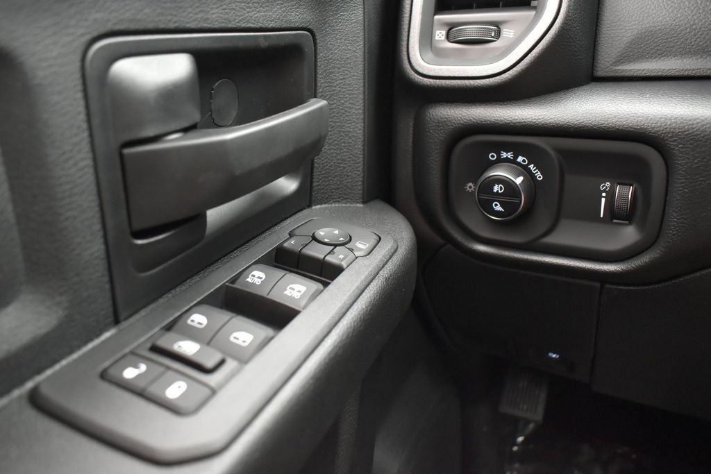 2026 RAM Ram 3500 RAM 3500 TRADESMAN CREW CAB 4X4 8' BOX