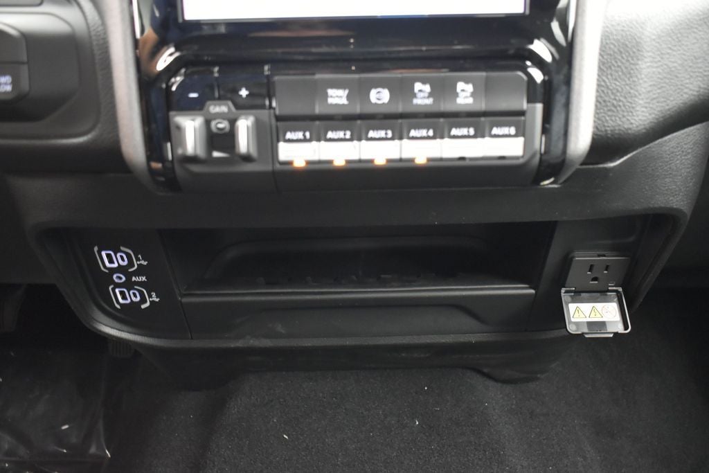 2026 RAM Ram 3500 RAM 3500 TRADESMAN CREW CAB 4X4 8' BOX