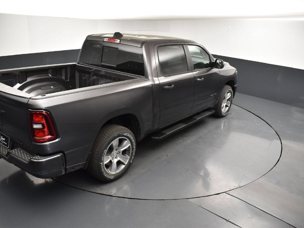 2027 RAM Ram 1500 RAM 1500 EXPRESS CREW CAB 4X2 5'7' BOX