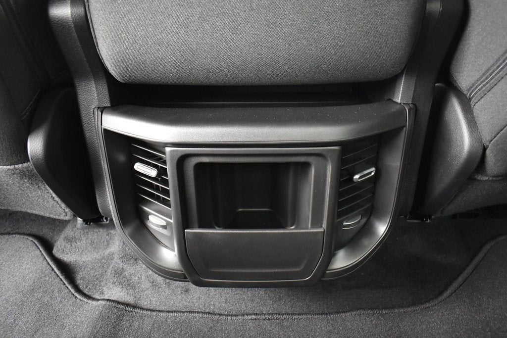 2027 RAM Ram 1500 RAM 1500 EXPRESS CREW CAB 4X2 5'7' BOX