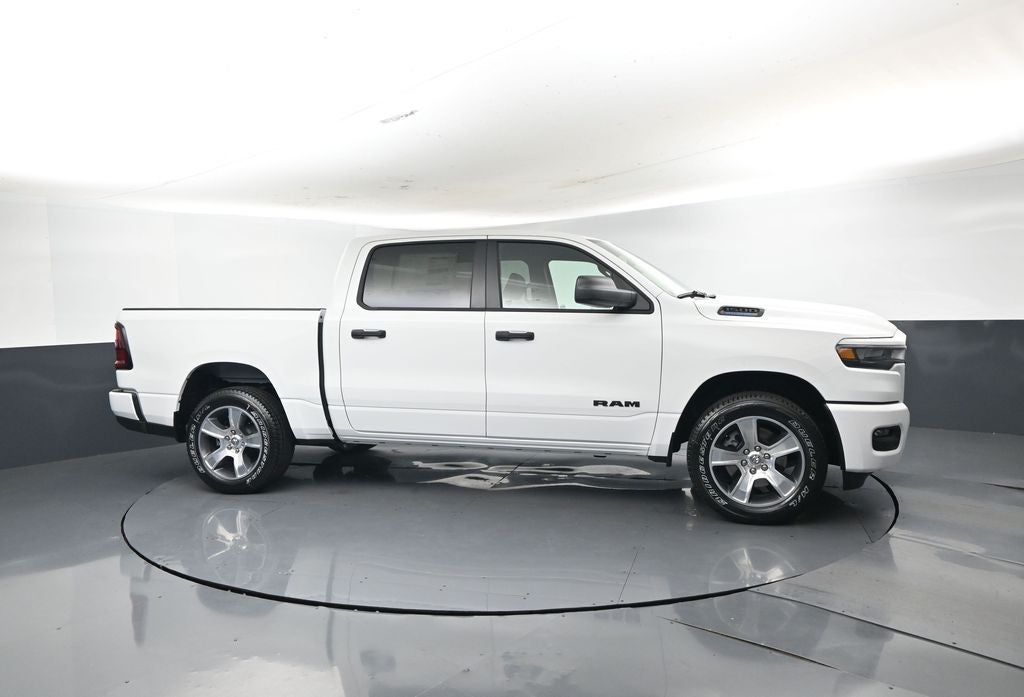 2026 RAM Ram 1500 RAM 1500 EXPRESS CREW CAB 4X2 5'7' BOX
