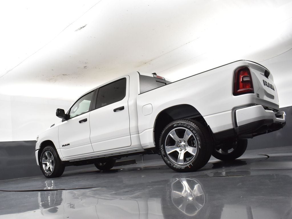 2026 RAM Ram 1500 RAM 1500 EXPRESS CREW CAB 4X2 5'7' BOX