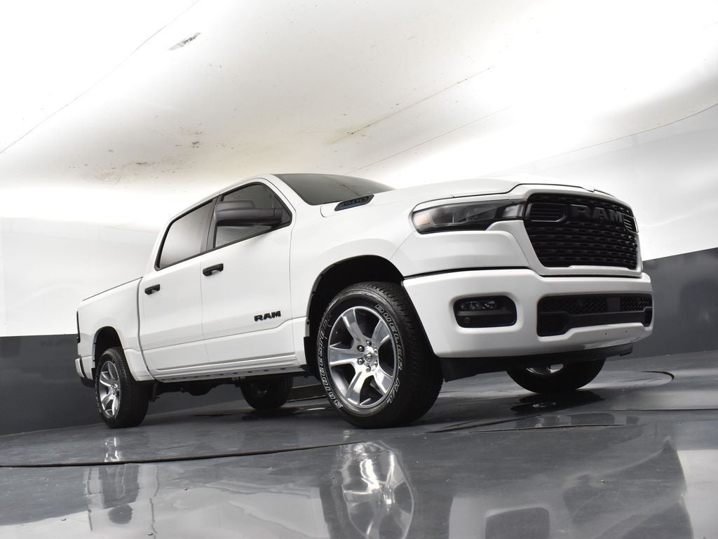 2026 RAM Ram 1500 RAM 1500 EXPRESS CREW CAB 4X2 5'7' BOX