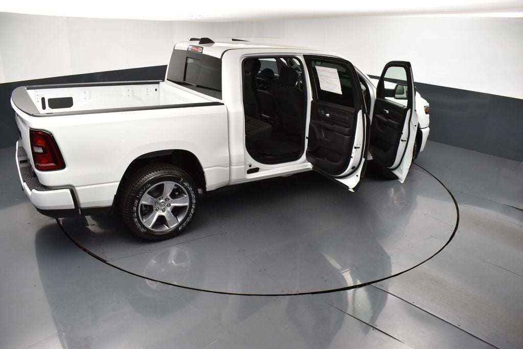 2026 RAM Ram 1500 RAM 1500 EXPRESS CREW CAB 4X2 5'7' BOX