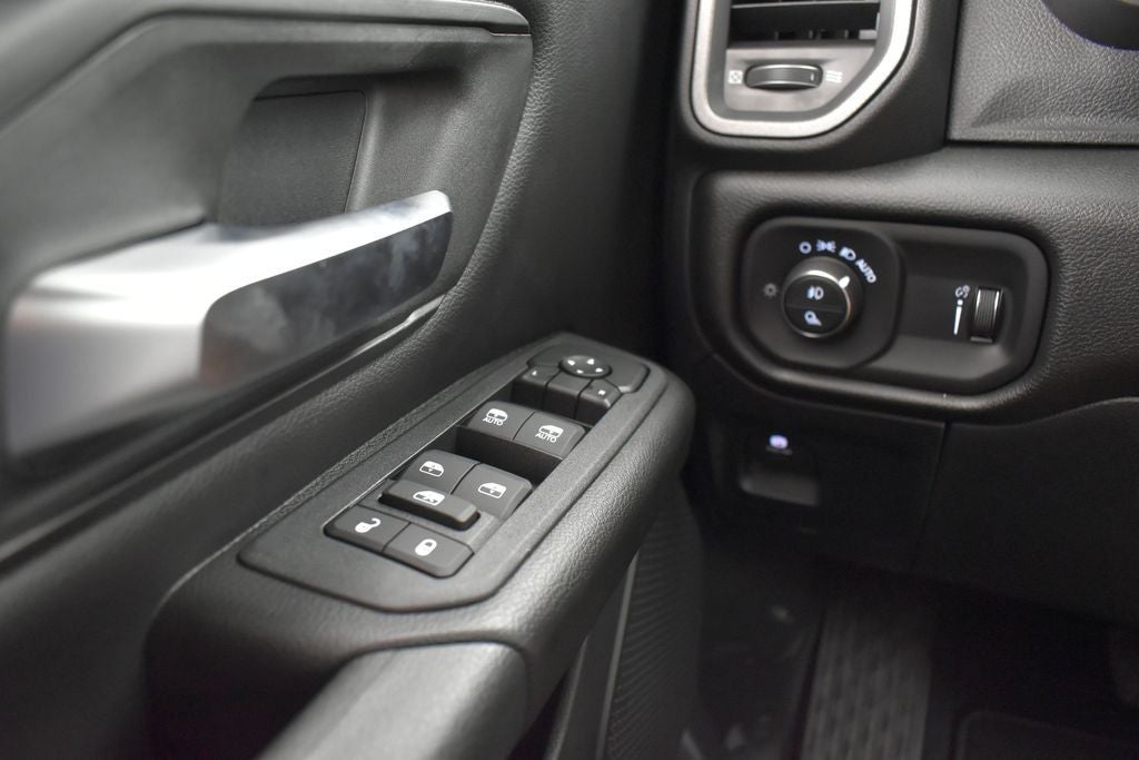 2026 RAM Ram 1500 RAM 1500 EXPRESS CREW CAB 4X2 5'7' BOX