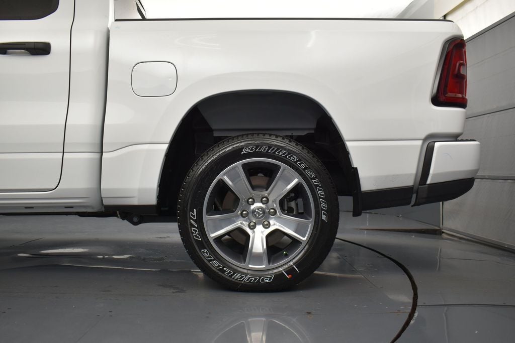 2026 RAM Ram 1500 RAM 1500 EXPRESS CREW CAB 4X2 5'7' BOX