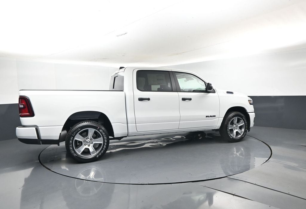2026 RAM Ram 1500 RAM 1500 EXPRESS CREW CAB 4X2 5'7' BOX