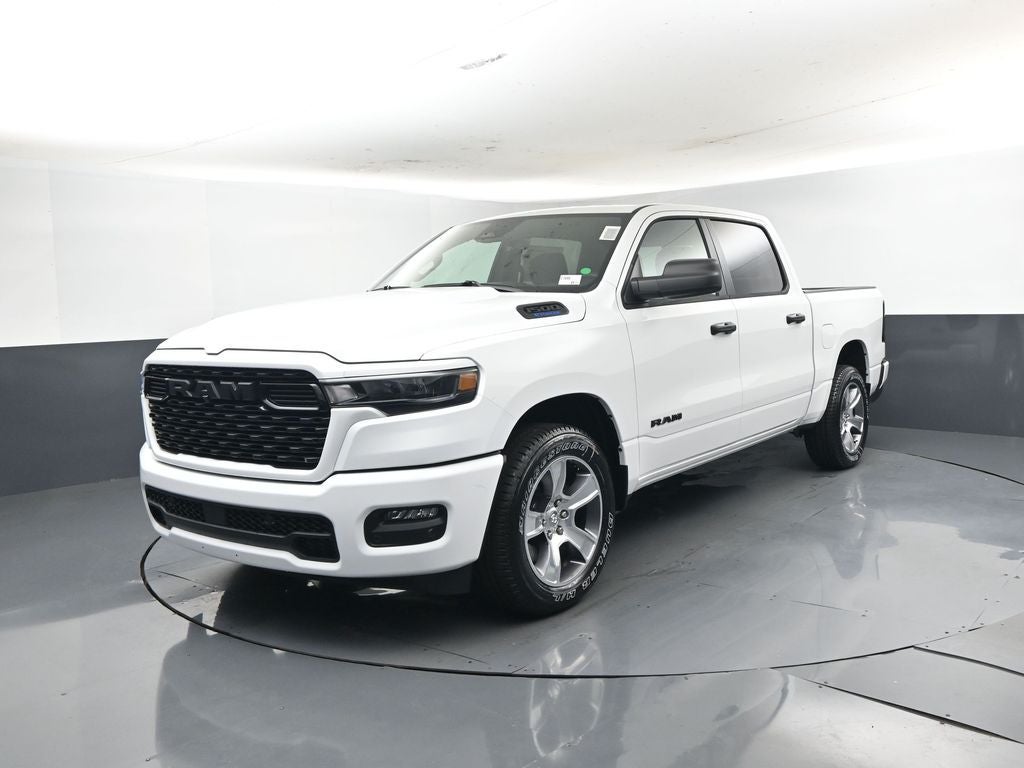 2026 RAM Ram 1500 RAM 1500 EXPRESS CREW CAB 4X2 5'7' BOX