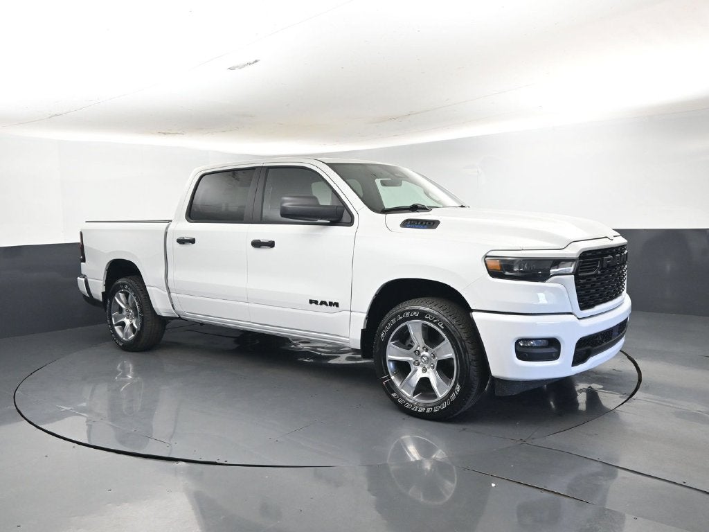 2027 RAM Ram 1500 RAM 1500 EXPRESS CREW CAB 4X2 5'7' BOX