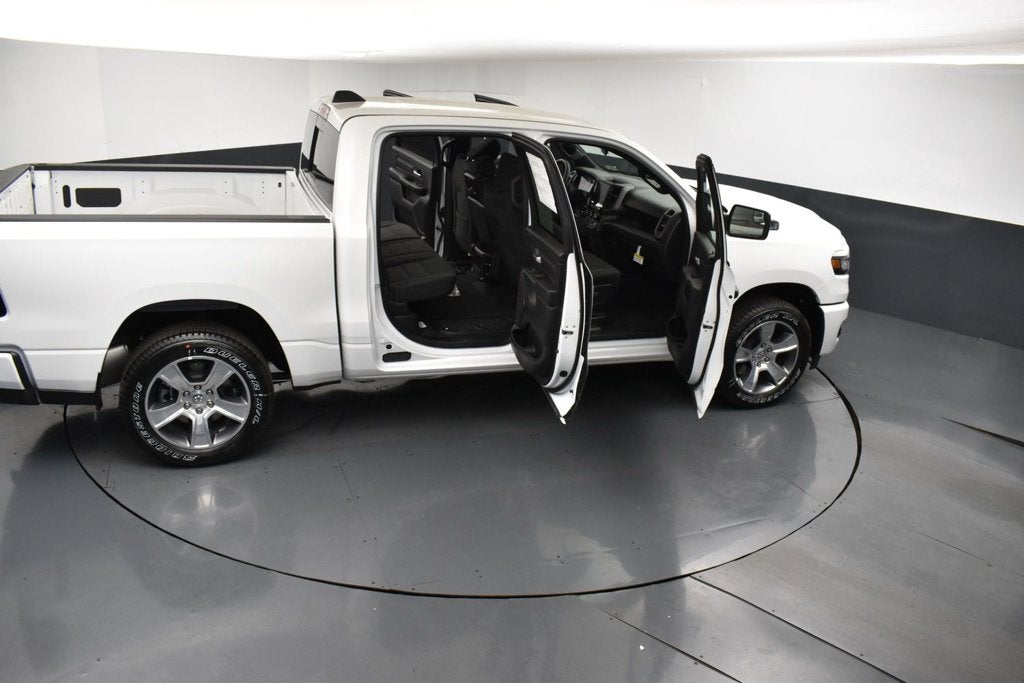 2027 RAM Ram 1500 RAM 1500 EXPRESS CREW CAB 4X2 5'7' BOX