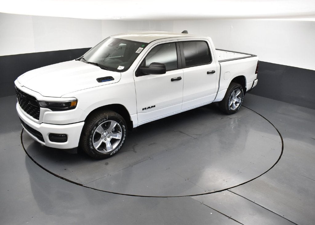 2027 RAM Ram 1500 RAM 1500 EXPRESS CREW CAB 4X2 5'7' BOX