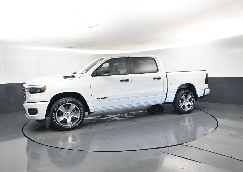 2027 RAM Ram 1500 RAM 1500 EXPRESS CREW CAB 4X2 5'7' BOX