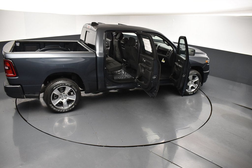 2027 RAM Ram 1500 RAM 1500 EXPRESS CREW CAB 4X2 5'7' BOX