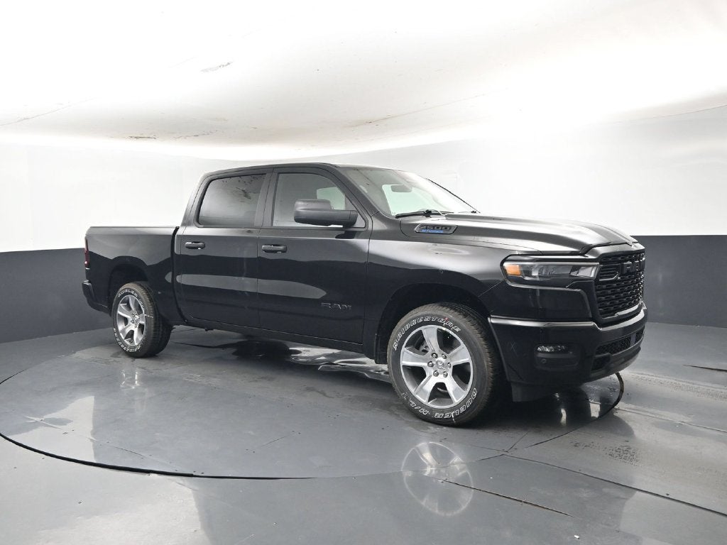 2027 RAM Ram 1500 RAM 1500 EXPRESS CREW CAB 4X2 5'7' BOX