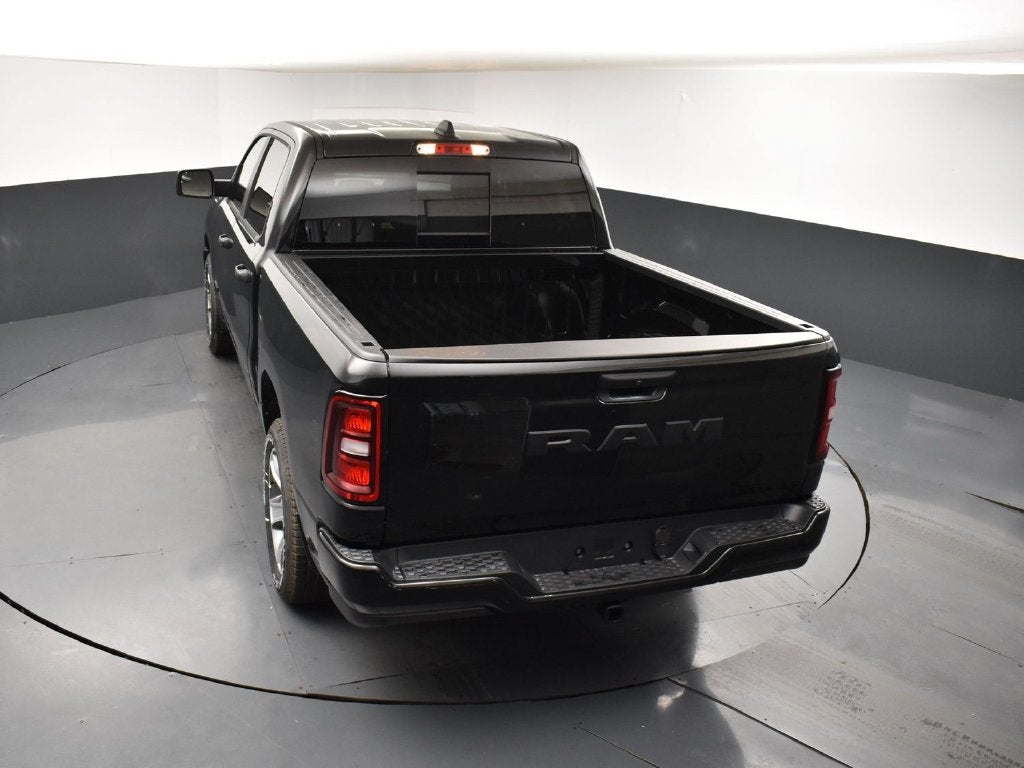2027 RAM Ram 1500 RAM 1500 EXPRESS CREW CAB 4X2 5'7' BOX