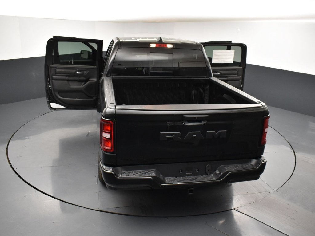 2027 RAM Ram 1500 RAM 1500 EXPRESS CREW CAB 4X2 5'7' BOX