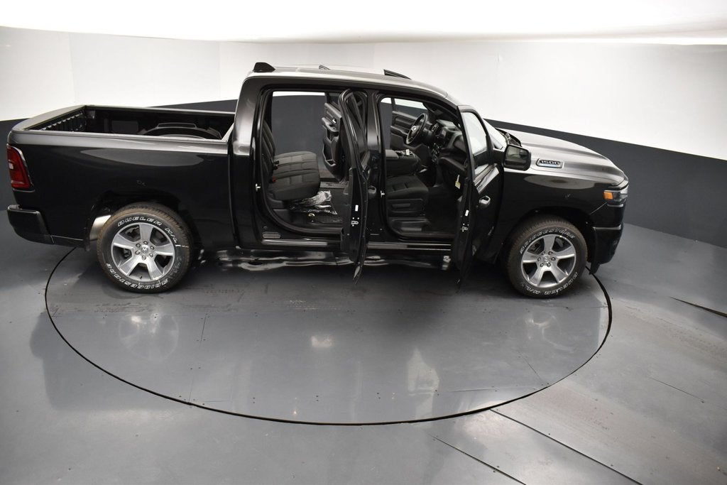 2027 RAM Ram 1500 RAM 1500 EXPRESS CREW CAB 4X2 5'7' BOX