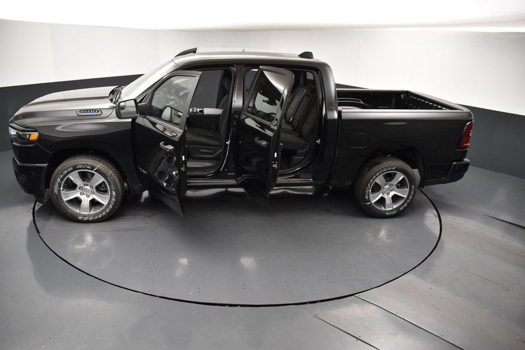 2027 RAM Ram 1500 RAM 1500 EXPRESS CREW CAB 4X2 5'7' BOX