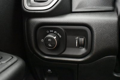 2027 RAM Ram 1500 RAM 1500 EXPRESS CREW CAB 4X2 5'7' BOX