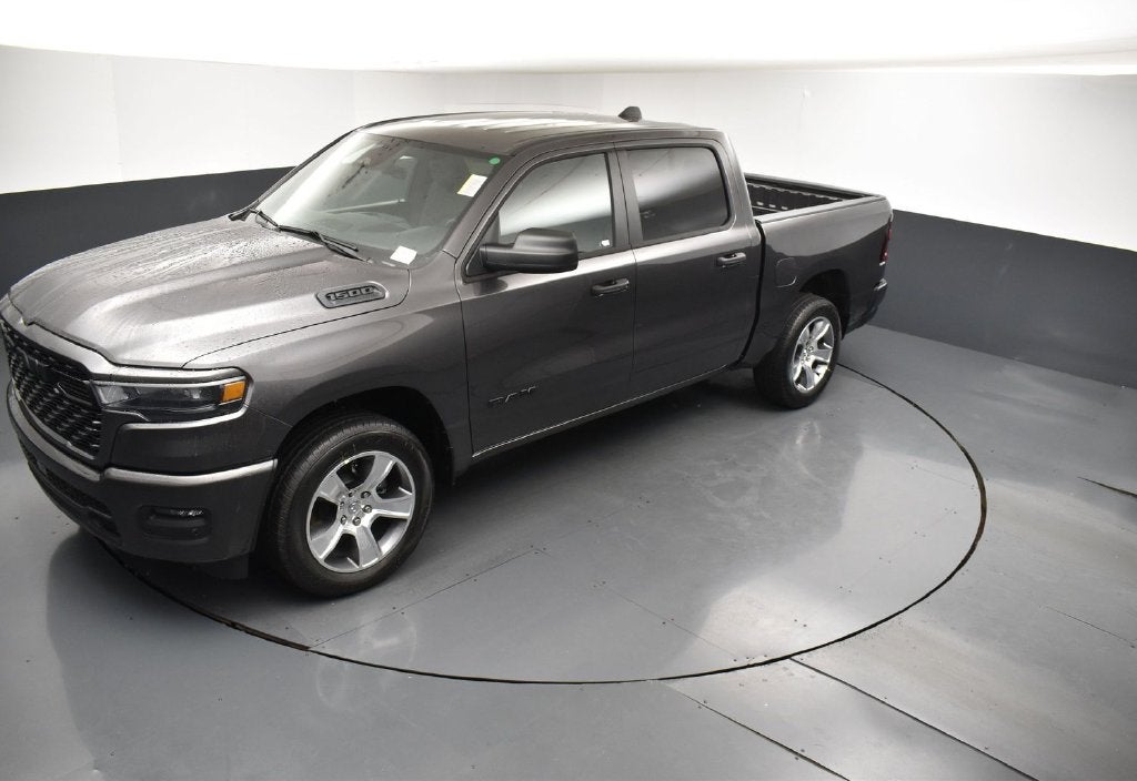 2027 RAM Ram 1500 RAM 1500 EXPRESS CREW CAB 4X2 5'7' BOX