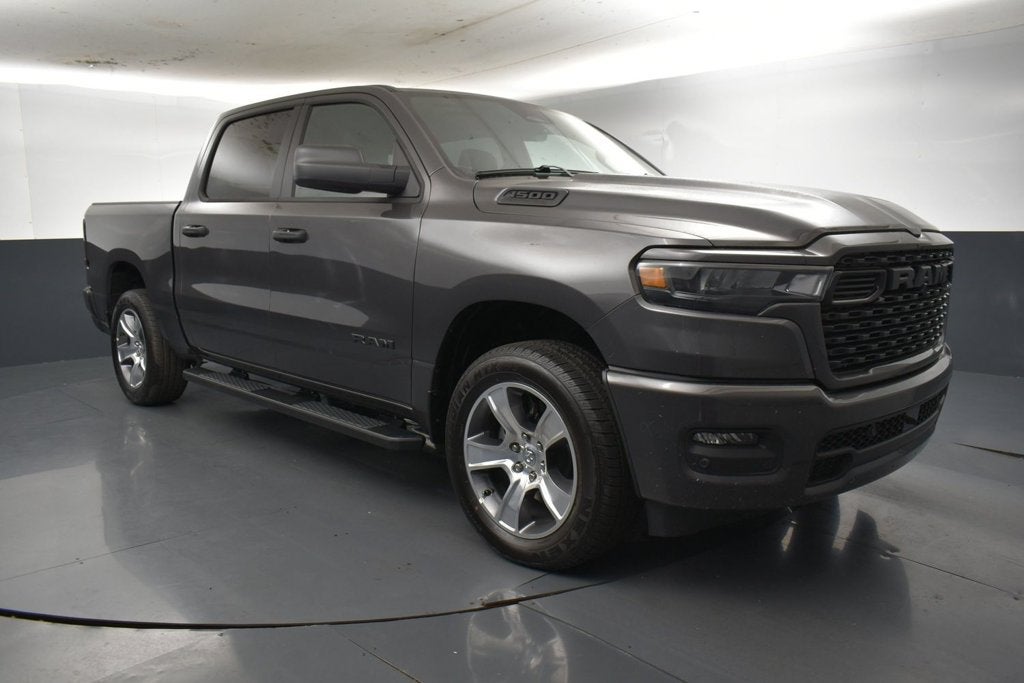 2027 RAM Ram 1500 RAM 1500 EXPRESS CREW CAB 4X2 5'7' BOX