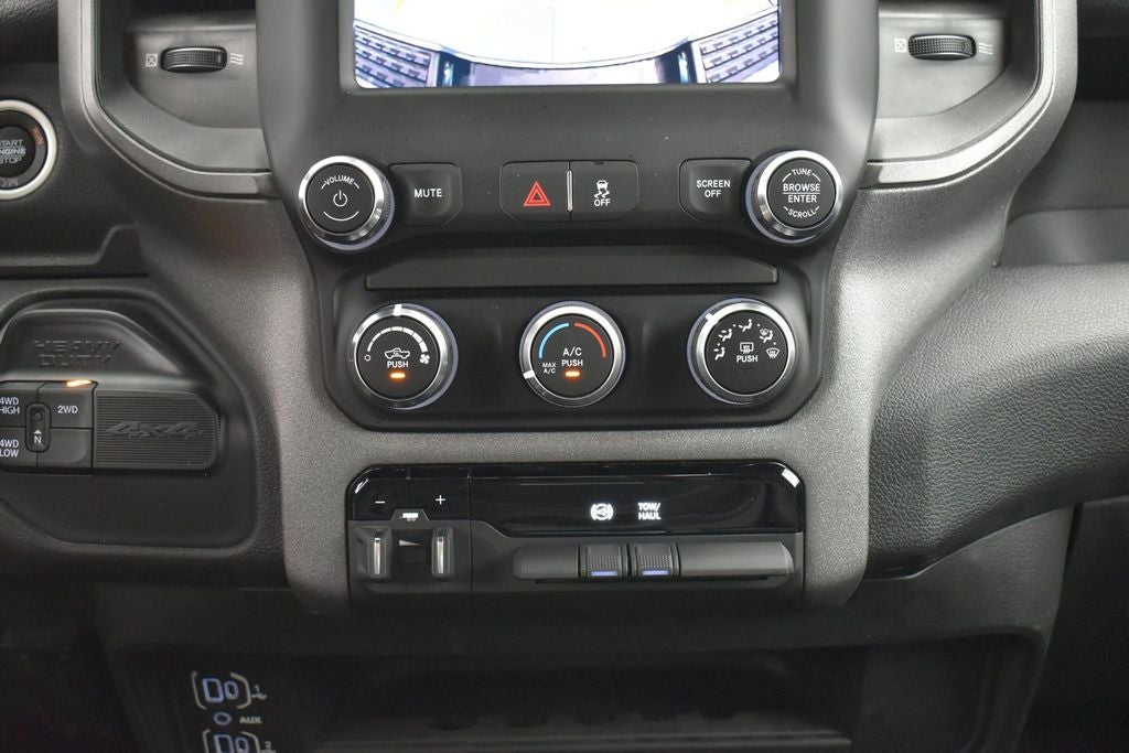 2021 RAM 2500 Tradesman Crew Cab 4x4 6'4' Box