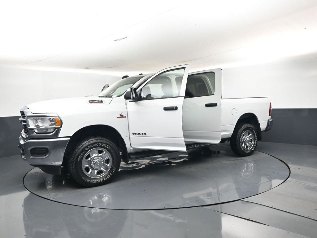 2021 RAM 2500 Tradesman Crew Cab 4x4 6'4' Box