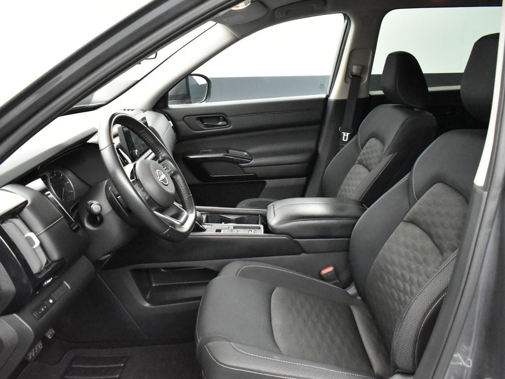 2023 Nissan Pathfinder SV FWD