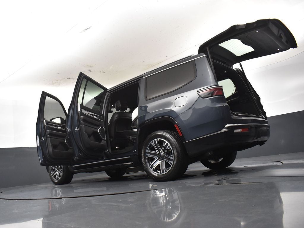2023 Jeep Wagoneer Base