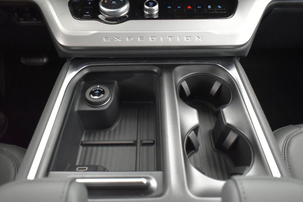 2027 Ford Expedition Active 202A