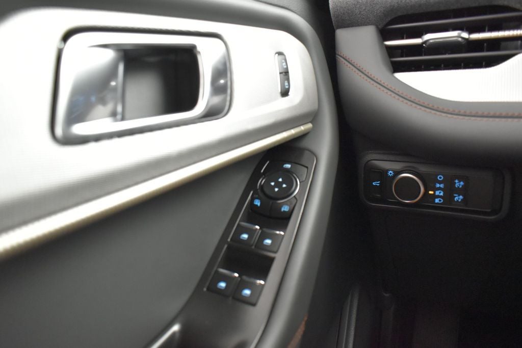 2026 Ford Explorer Active 200A
