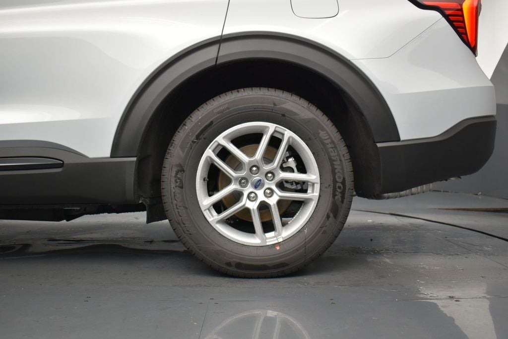 2026 Ford Explorer Active 200A