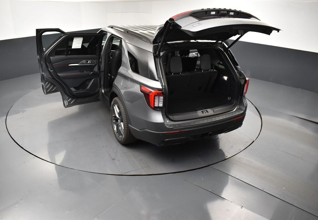 2026 Ford Explorer ST-Line 300A