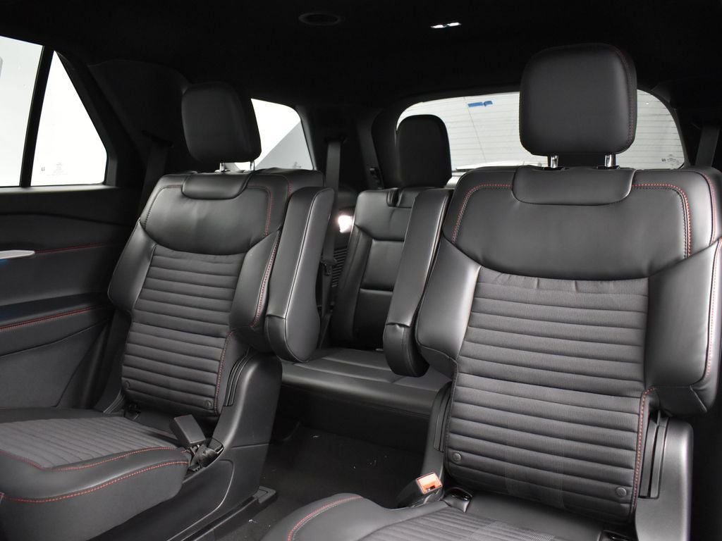 2026 Ford Explorer ST-Line 300A